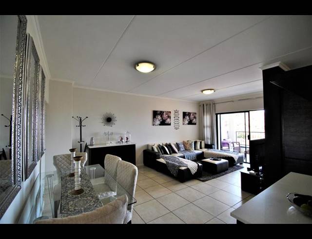 3 BEDROOM APARTMENT FOR SALE IN OAKDENE